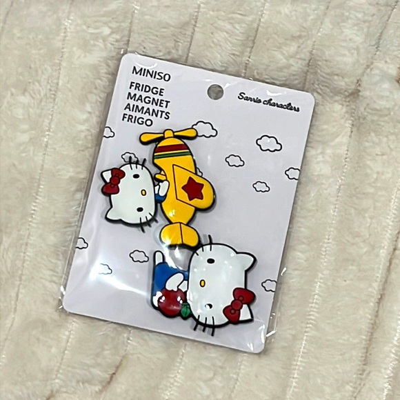 Miniso Sanrio hello kitty fridge magnet - Picture 1 of 1